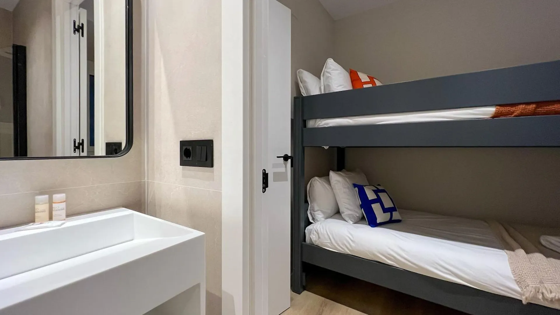 Stay U-Nique Apartment Muntaner Barcelona