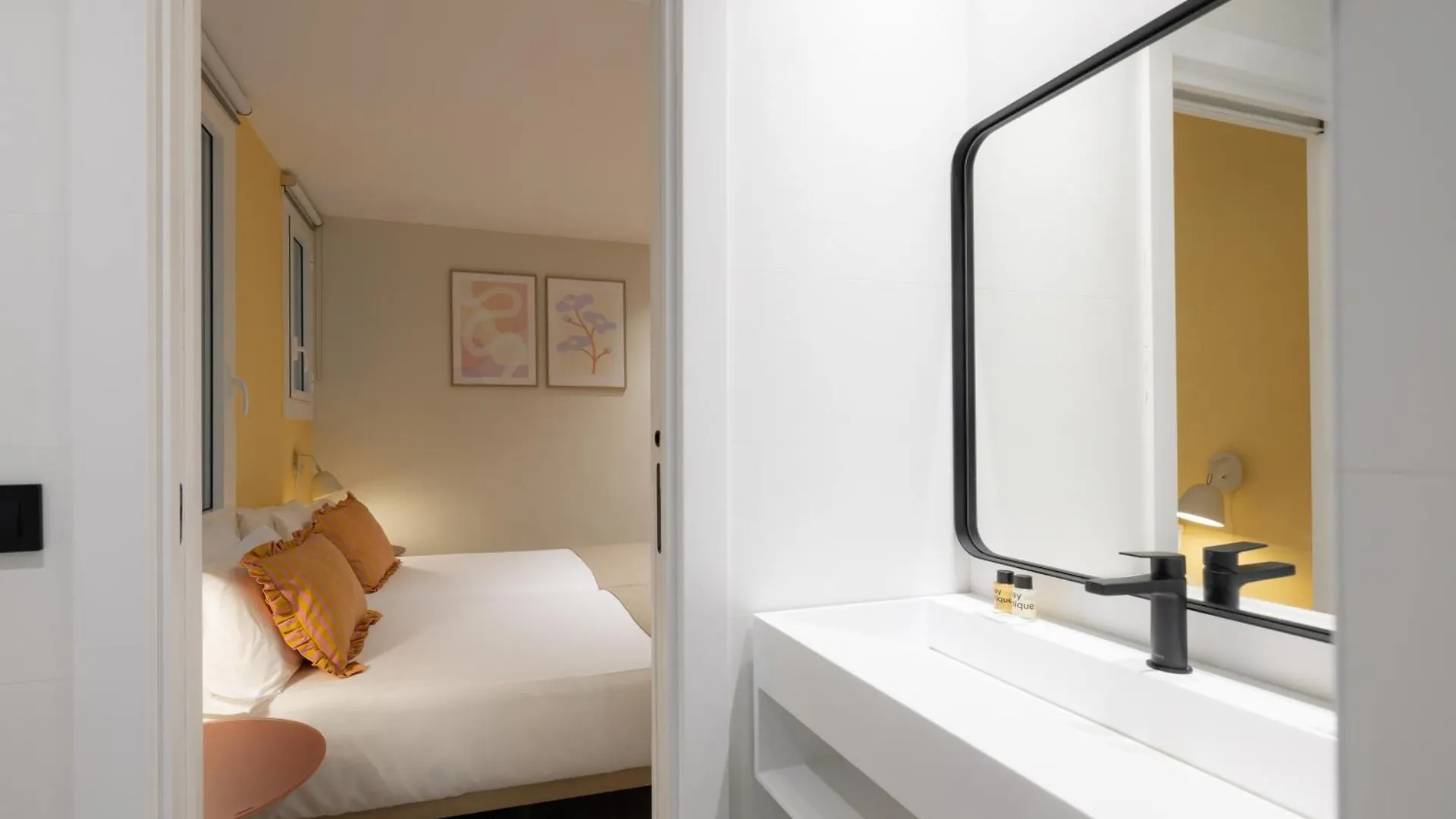 Stay U-Nique Apartment Muntaner Barcelona 0*,